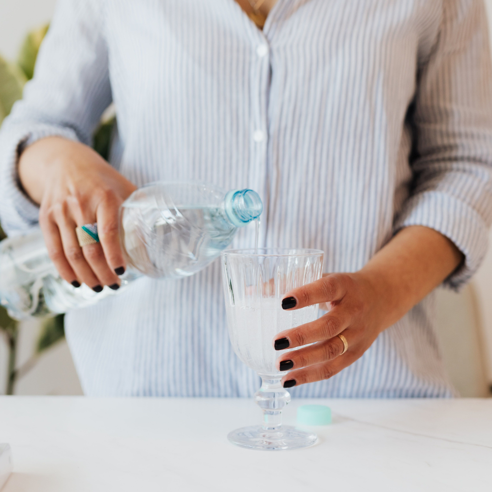 Plastica nell'acqua: cosa sapere e come ridurre l'esposizione